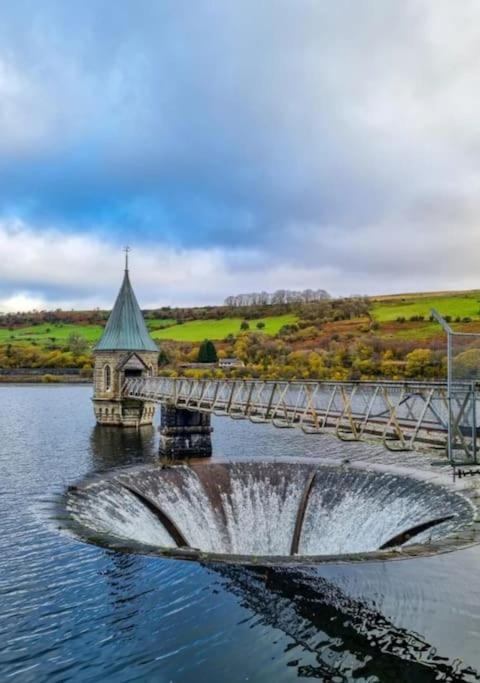 Appartamento Viaduct View - Cefn Coed Merthyr Tydfil Esterno foto